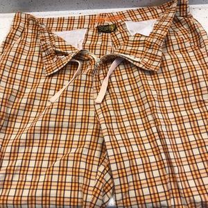 Akademiks Men’s Shorts. Size 38